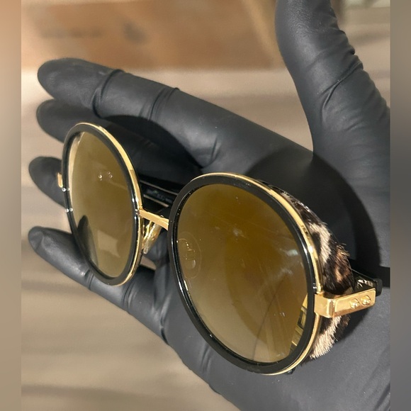 Woman’s Jimmy Choo Sunglasses. - Picture 9 of 9